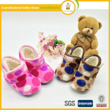 2015 high quality low price of the new born the warmest winter baby boots of 0-8mos